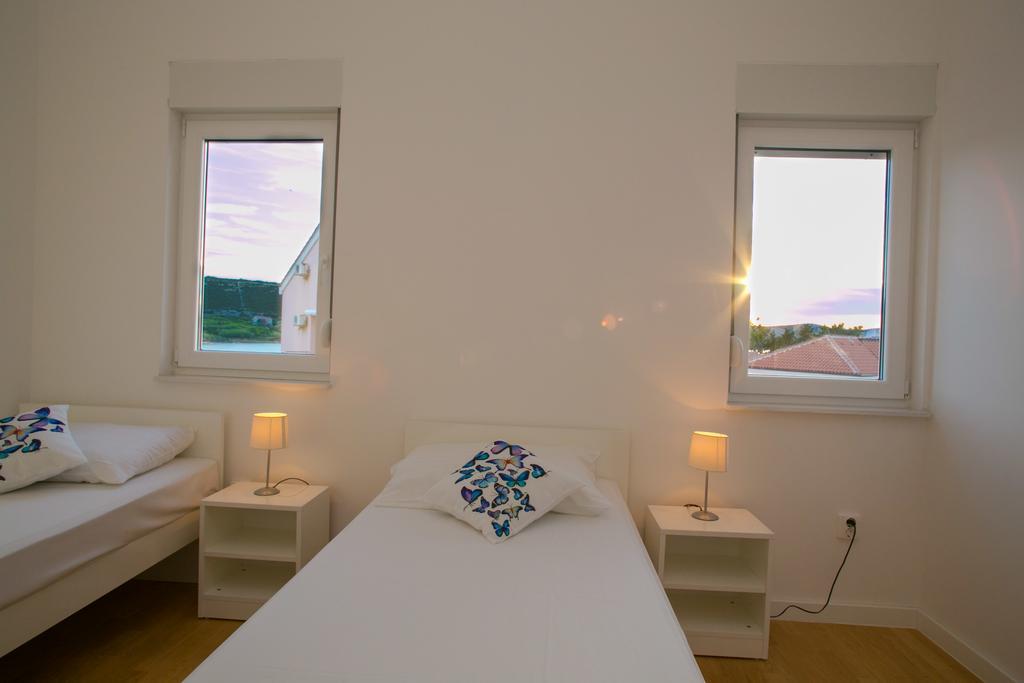 Orange Apartments Novalja Extérieur photo