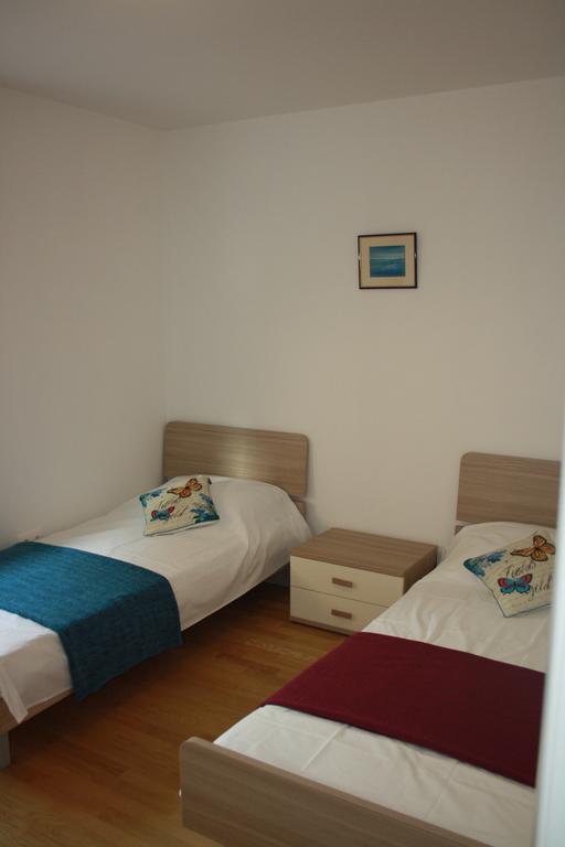 Orange Apartments Novalja Extérieur photo
